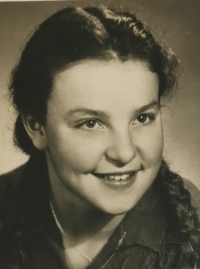 Hana Svobodová when she was fifteen years old, 1951