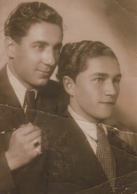 Jan Lagryn (Fasi), uncle of the witness (perished in Auschwitz) and Andrés Kraus (Fasi's brother-in-law), Prague, 1930s