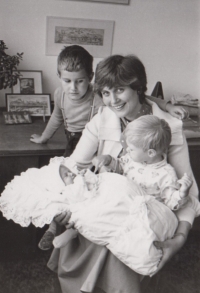Jitka Srovnalová with children on 27 July 1981