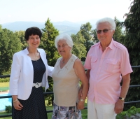 Jitka Srovnalová with her parents Zdenka and Alois Frank