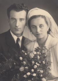 Svatba rodičů, Václav Kršík a Olga Kršíková, roz. Burešová, 1950