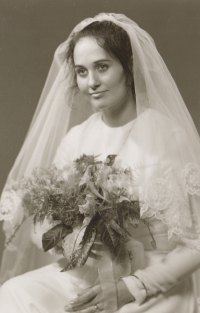 Wedding photo of Jitka Srovnalová (Franková) from January 1976