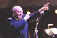 Vladimír Popelka conducting the composition A String of Pearls, which he used to play 74 years ago with the Melody Club of Oskar Kmoníček, Pardubice, 2022