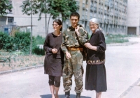 Petar with his wife Nela and mother-in-law before leaving for the last battle at Treskavica in August 1995