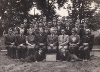 Jindřich Kubienka (second row, first on the right) with classmates and teachers of the Polish primary school in Karviná / 1955