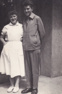 Jindřich Kubienka with his mother Štěpánka when she was working as a spa attendant in Darkov Spa / 1960s