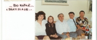 Rodinná fotografia z matkinej osemdesiatky. 
