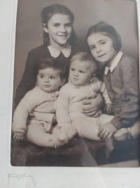 Her siblings, Věra Fořtová is on the right 