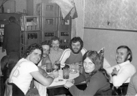 Milan Bouška (third from the right) in Hnáta pub, 1976