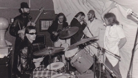 Band Základní Pištora, 1980s, from left Razítko Vena Pištora, Milan Magi Makovec, Vláďa Dundr, Baki Bakajsa, Viktor Daněk, Kirchner
