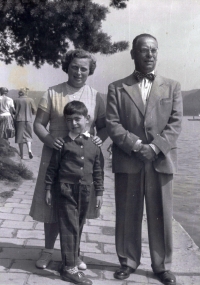 Tomáš Kraus with his parents at Jarmilina skála