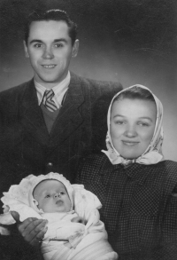Married couple Jelinek with their one year old son Jiří, Cheb, 1950