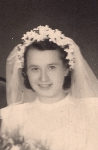 Wedding photo of Berta Jelínková, Cheb, 1952