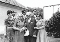Polnický family siblings with their parents