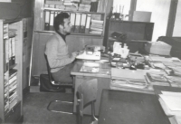 V kanceláři esperantského svazu, po roce 1989