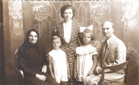Little Jarmila with her brother, parents and grandmother