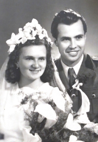 Wedding photos of Jarmila and Rudolf Černý