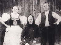 Miroslava's grandfather with her mother and sister in her birthplace in Nový Hrozenkov around 1900

