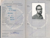 Britský pas Jana Kavana ze začátku 70. let na jméno Jan M. Fraser. Je z doby, kdy ještě studoval