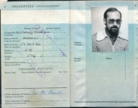 Britský pas Jana Kavana na jméno Ian M. David z 80. let 20. století. Uvádí v něm povolání ředitel společnosti