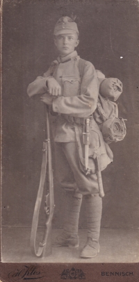 Otec Maxmilián Sonnek vojákem rakousko-uherské armády, Dolomity, cca 1915