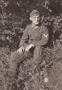 Strýc Karel Hlubek jako voják wehrmachtu, 1945