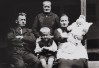 Řičánek family and grandmother Oškerová, 1936