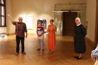 With husband Jan Foll (left) and Dagmar Pecková (center) at the installation of the exhibition "Follová for Pecka"