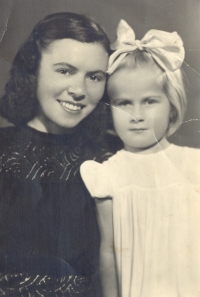 Helena Hošková (left) with Beata Hájková who she took care of in wartime