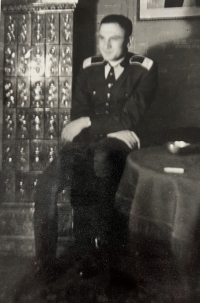 Victor in a full army uniform, 1923 – 1924