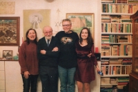 Witness' family. From left: witness' daughter, witness, son-in-law and granddaughter.