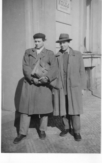 Witness (right) with his friend and fellow student Jiří Hlupý (film architect) in Prague in front of the Mikoláš Aleš Dormitory. The 1950s.