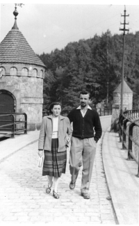 Witness with his fiancee Věra at the Liberec dam. Year 1951.