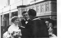 Wedding on April 17, 1954, in the Evangelical Church on Čeští bratři square in Liberec. On the right are the parents of the witness.