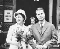 Eva Jiřičná and Martin Holub in their wedding photograph, 1963