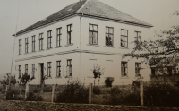 The primary school in Hoješín