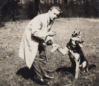 Oldřich Řičánek with his dog Kazan, undated