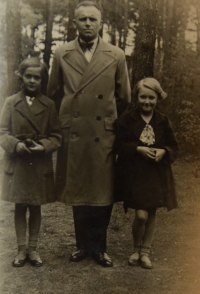 Jaroslava's father Čeněk with his daughter (right) around they year 1935