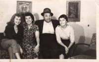 Ludmila Seefried-Matějková with her parents and sister in the 1950s