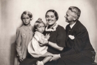 The Macalík family in 1937