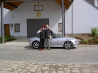 Johannes Guttmann (left) and Tomáš Mitáček (right) in Čejkovice in front of the former cowshed that the company renovated