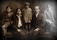 Jan Maryška with his second wife Olga and children
