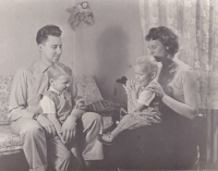 Together with his parents and brother at the turn of the 1950s and 1960s