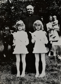 Jozef and Mária Gabrhels’ daughters during the first holy communion