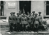 Hraničná in 1945 - father Josef Stingl (second from the left) with American soldiers