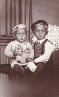 Štěpán and his younger brother. 1951