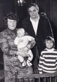 Štěpán Bittner with his wife and children. 1982