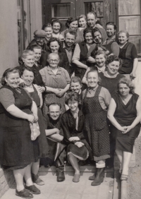 Stuha Dobruška working group, Zlata Kalousová in the middle of the bottom row, 1962