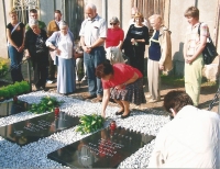 Opening of the Jewish cemetery in Oederan with the participation of former concentration camp inmates, Germany, 1991