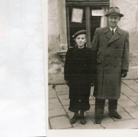 S otcem Františkem Radkovským st. v roce 1947